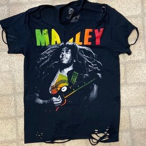 Bob Marley distressed long t-shirt. Size medium in men.